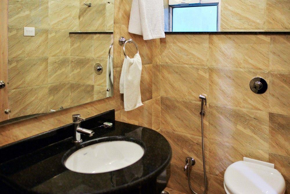 ורנאסי Hotel Janki International By Keymagics מראה חיצוני תמונה