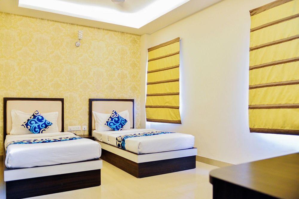ורנאסי Hotel Janki International By Keymagics מראה חיצוני תמונה