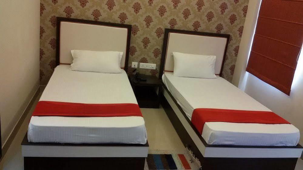 ורנאסי Hotel Janki International By Keymagics מראה חיצוני תמונה