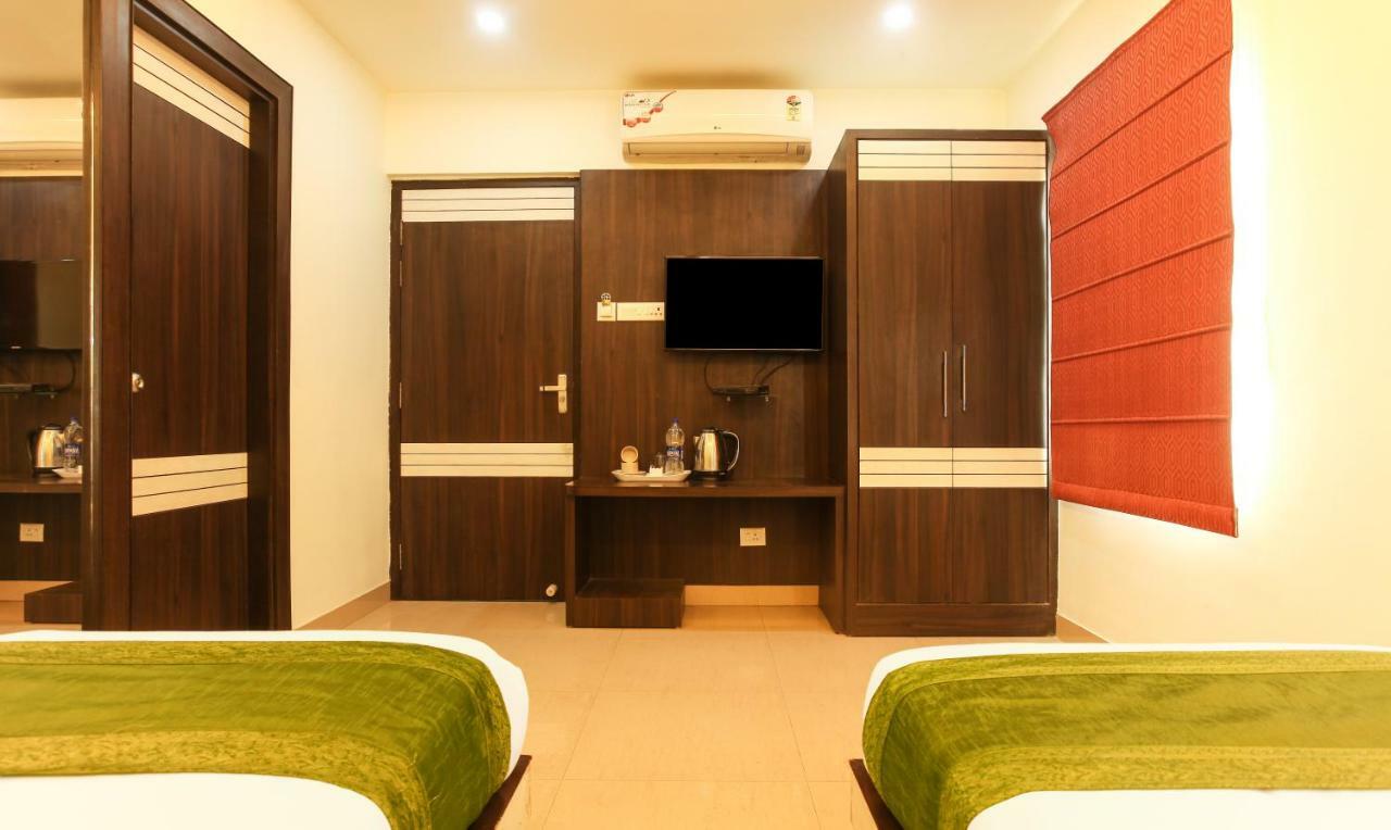 ורנאסי Hotel Janki International By Keymagics מראה חיצוני תמונה